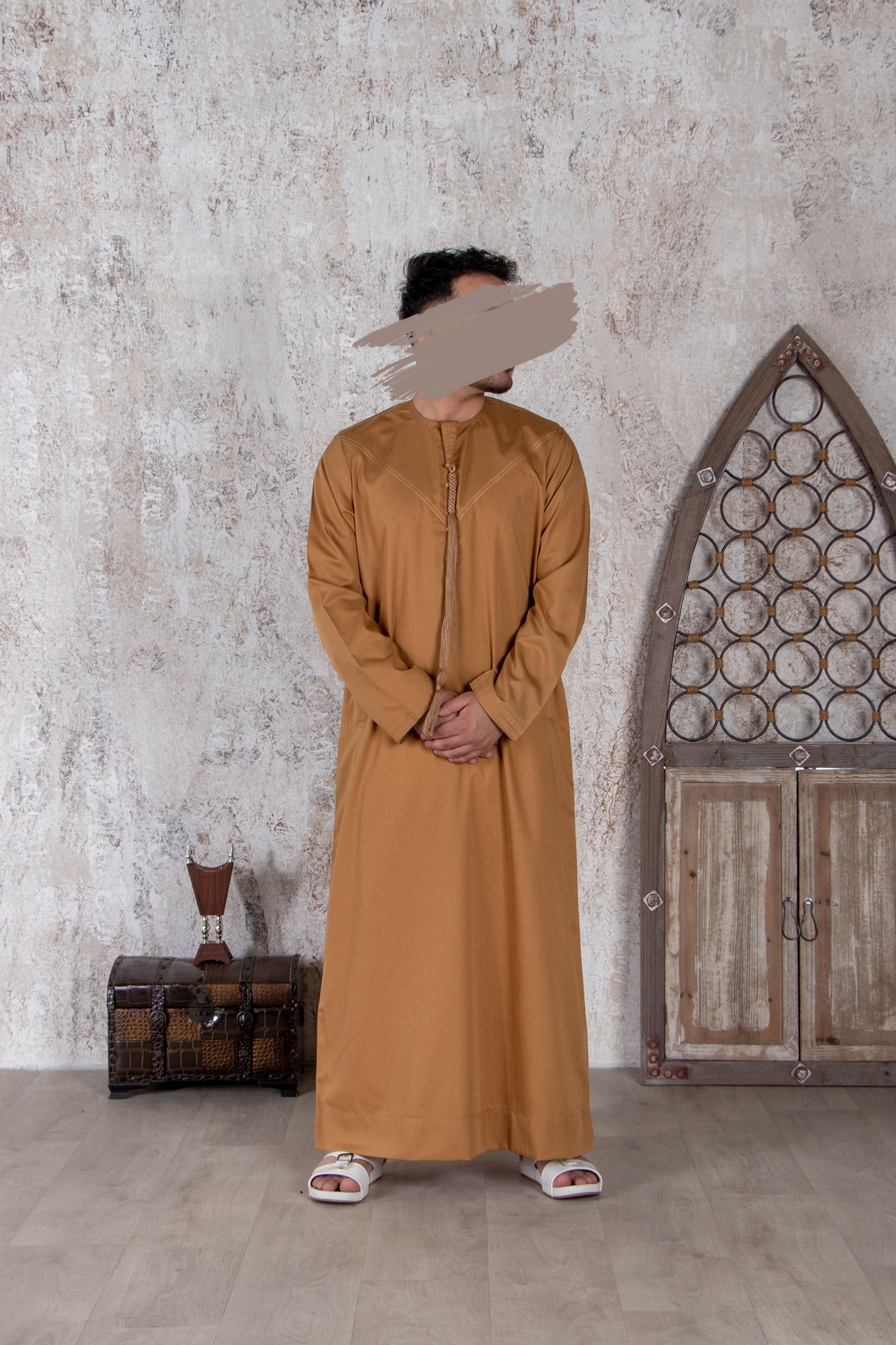 Golden Emirati Kandura