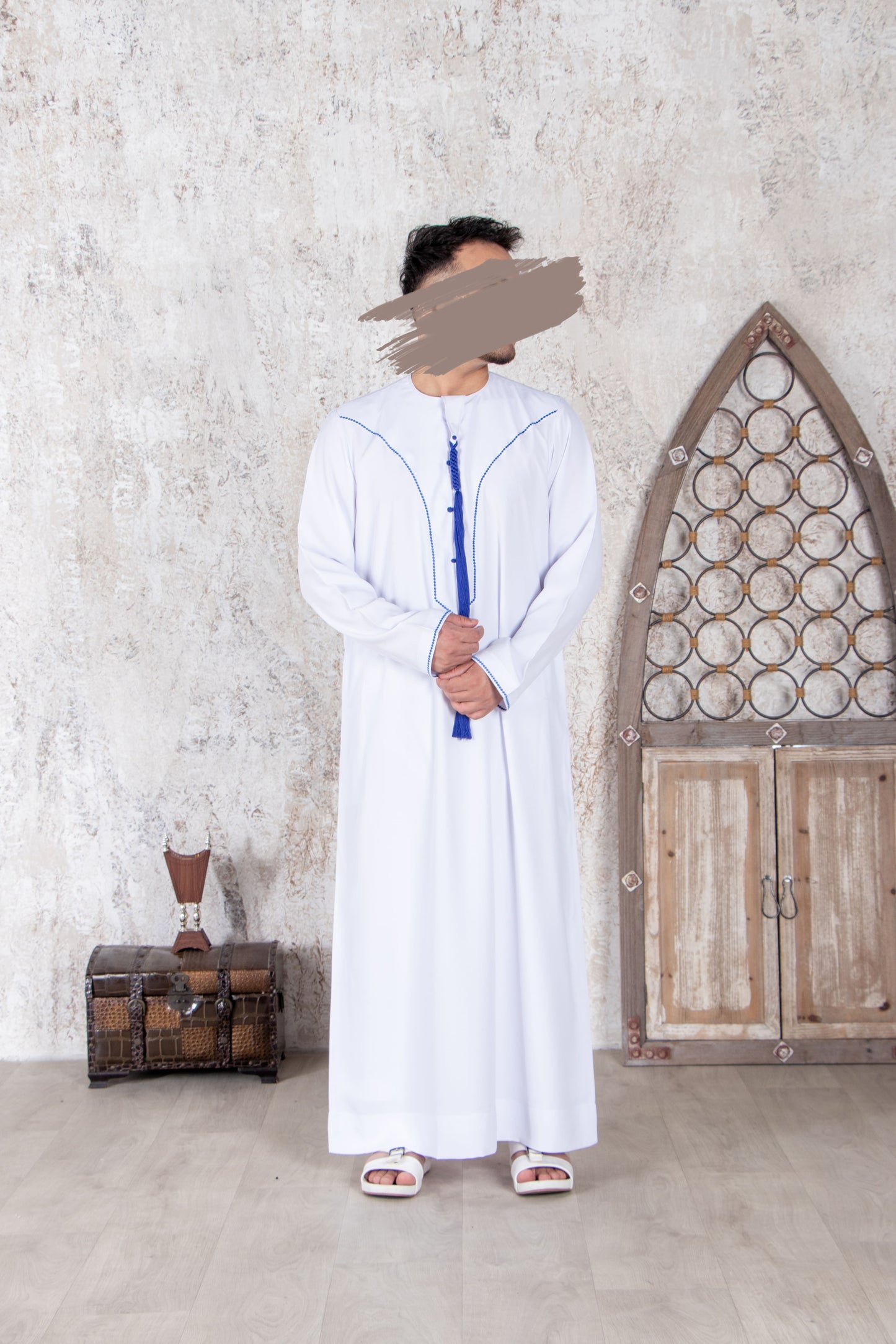 White Emirati Kandura